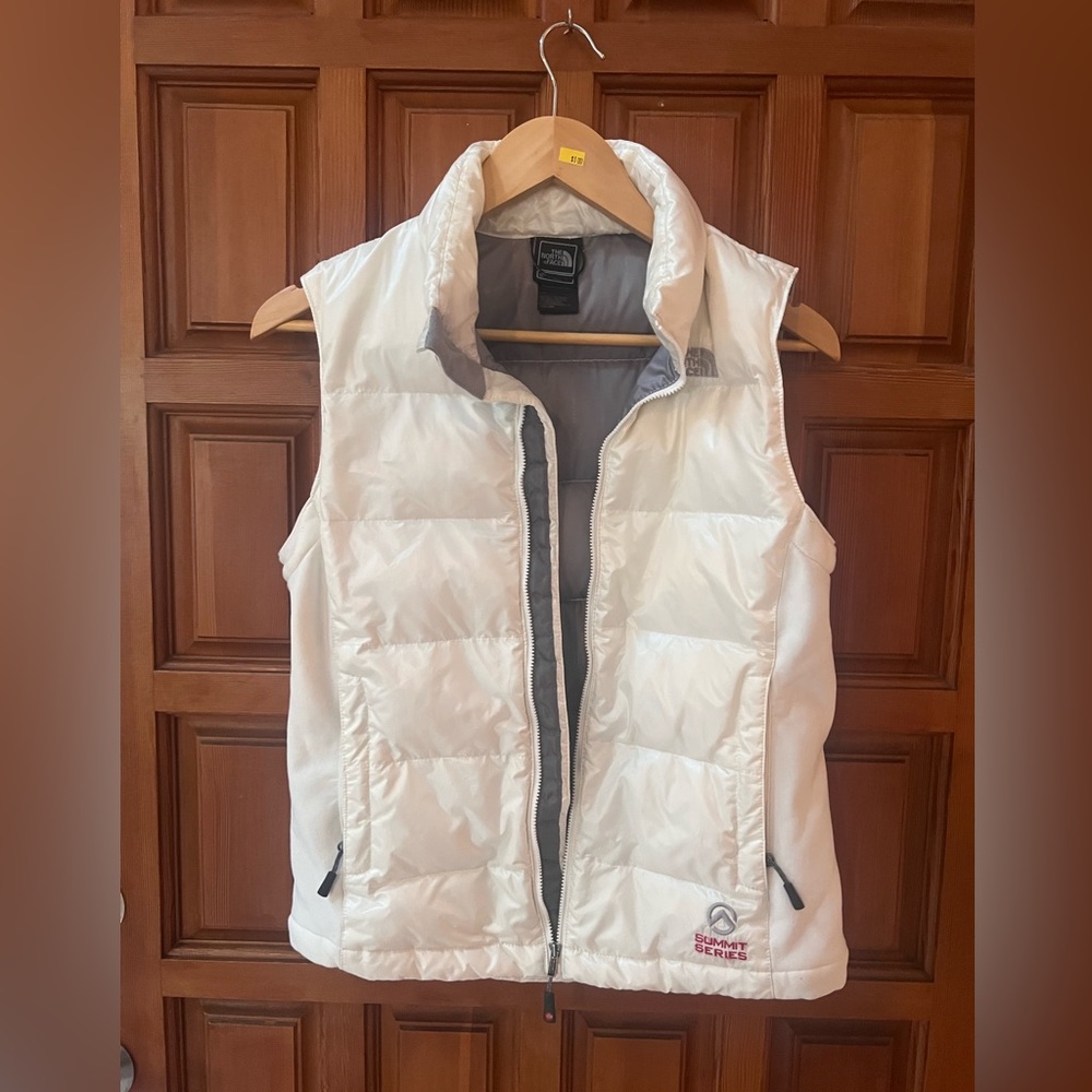 The North Face Summit Series Lite Vest: Size S, White, Versatile Street Style